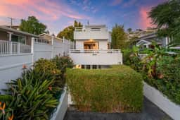 5BR Beach House | Hot Tub, Game Room + Studio - Image 5