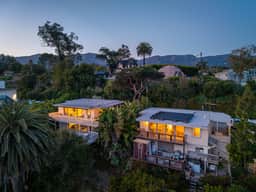 Single-Level Beach Cottage | Step-Free + Views - Image 4