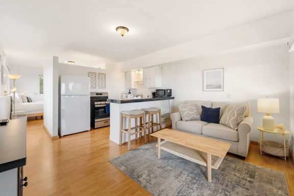 Ocean-View Studio | Full Kitchen + Laundry - Image 2
