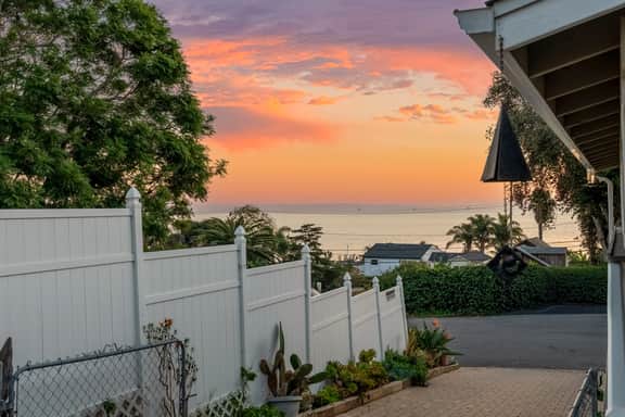 Renovated Ocean-View Cottage | Private Backyard - Image 4