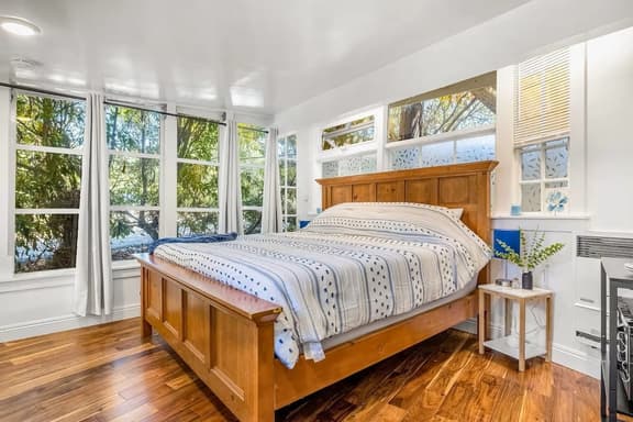 Coastal Guest Suite | King Bed, Steps to Town - Image 1